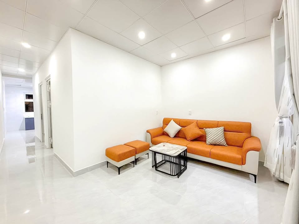 Bán Nhà Phố Đà Lạt 65m² - 2PN Giá Chỉ 1.99 Tỷ, Sẵn Ở Ngay