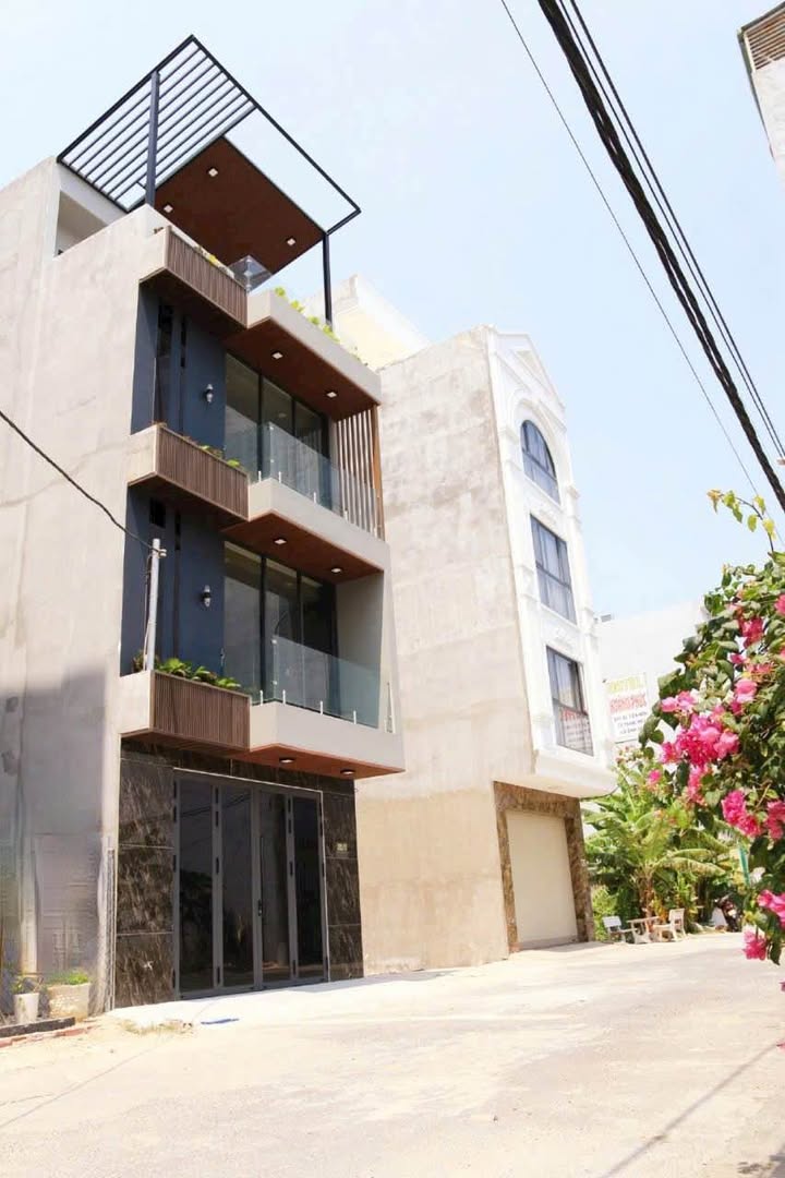 Nhà 4 Tầng Thang Máy Mặt Tiền Phan Huy Chú, Vũng Tàu - 90m² Kinh Doanh Khách Sạn