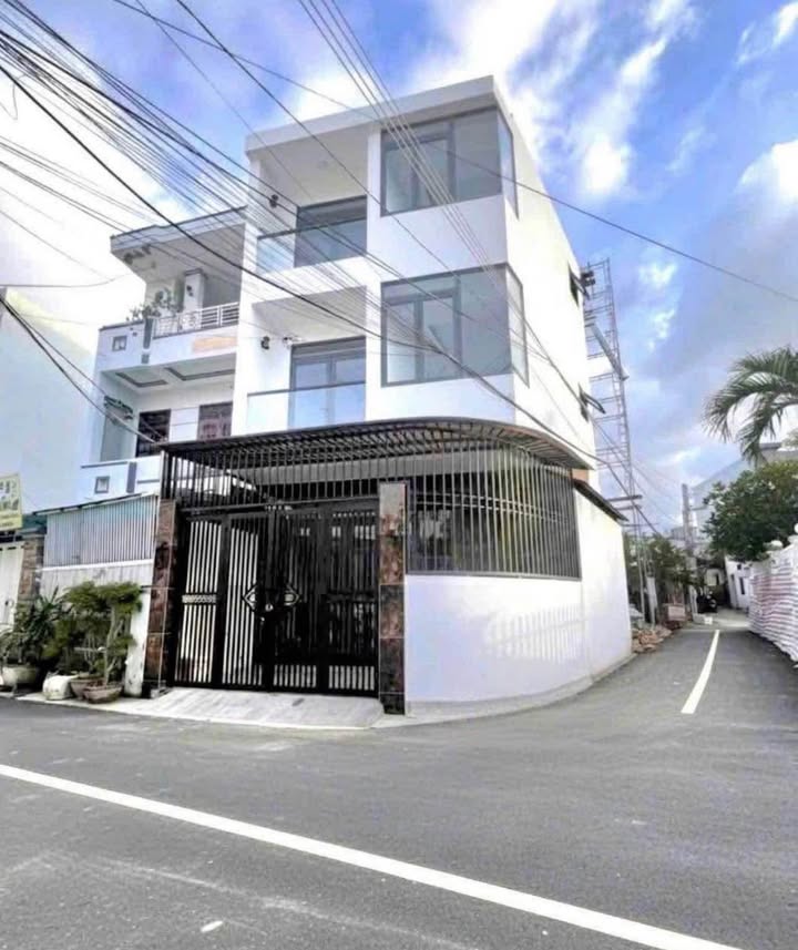 Bán Gấp Nhà Góc 3 Tầng Phước Long, Nha Trang - 4.7 Tỷ