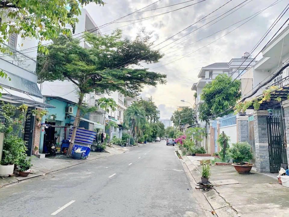 Nhà Mặt Tiền Đường Số Lâm Văn Bền Q7 - 115m², 4 Tầng - Giá 23.9 Tỷ