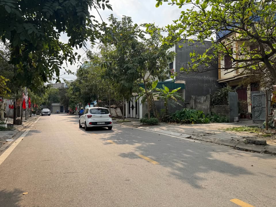 Bán Đất Tặng Nhà Cấp 4 Lương Văn Can, Vĩnh Phúc 110m² - Vừa Ở Vừa Kinh Doanh