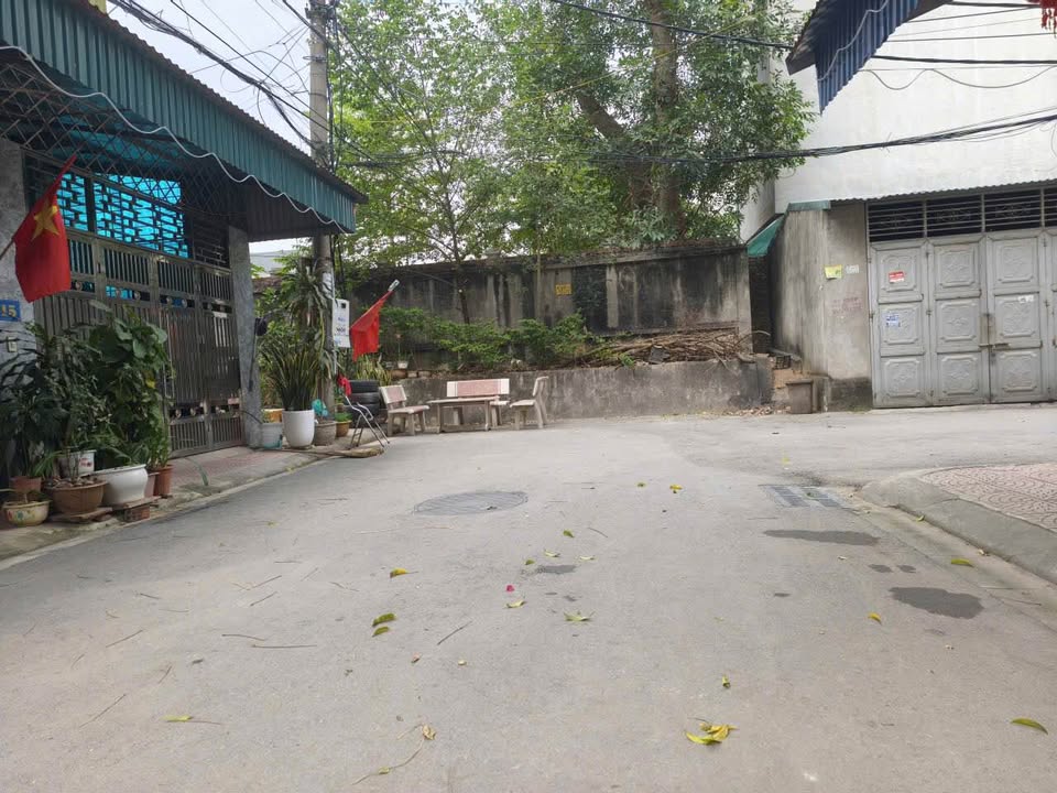 Nhà 81m² Đồng Tâm, Vĩnh Yên - Sổ hồng, 2 ô tô tránh, 2.3 tỷ