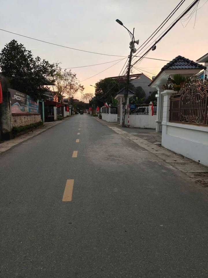 Đất Vĩnh Phúc - 284.5m² Mặt Đường Trục Chính Liên Xã Yên Lạc - Giá Tốt