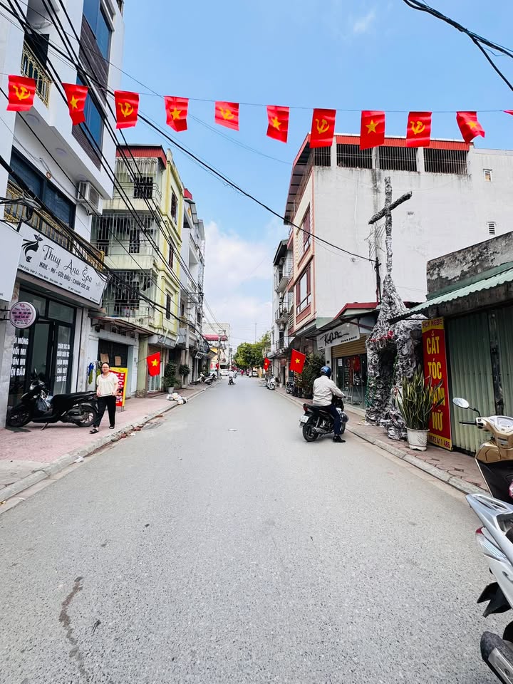 Đất nền Cửu Việt, Gia Lâm 48m² - Nở hậu, gần phố, giá 7 tỷ