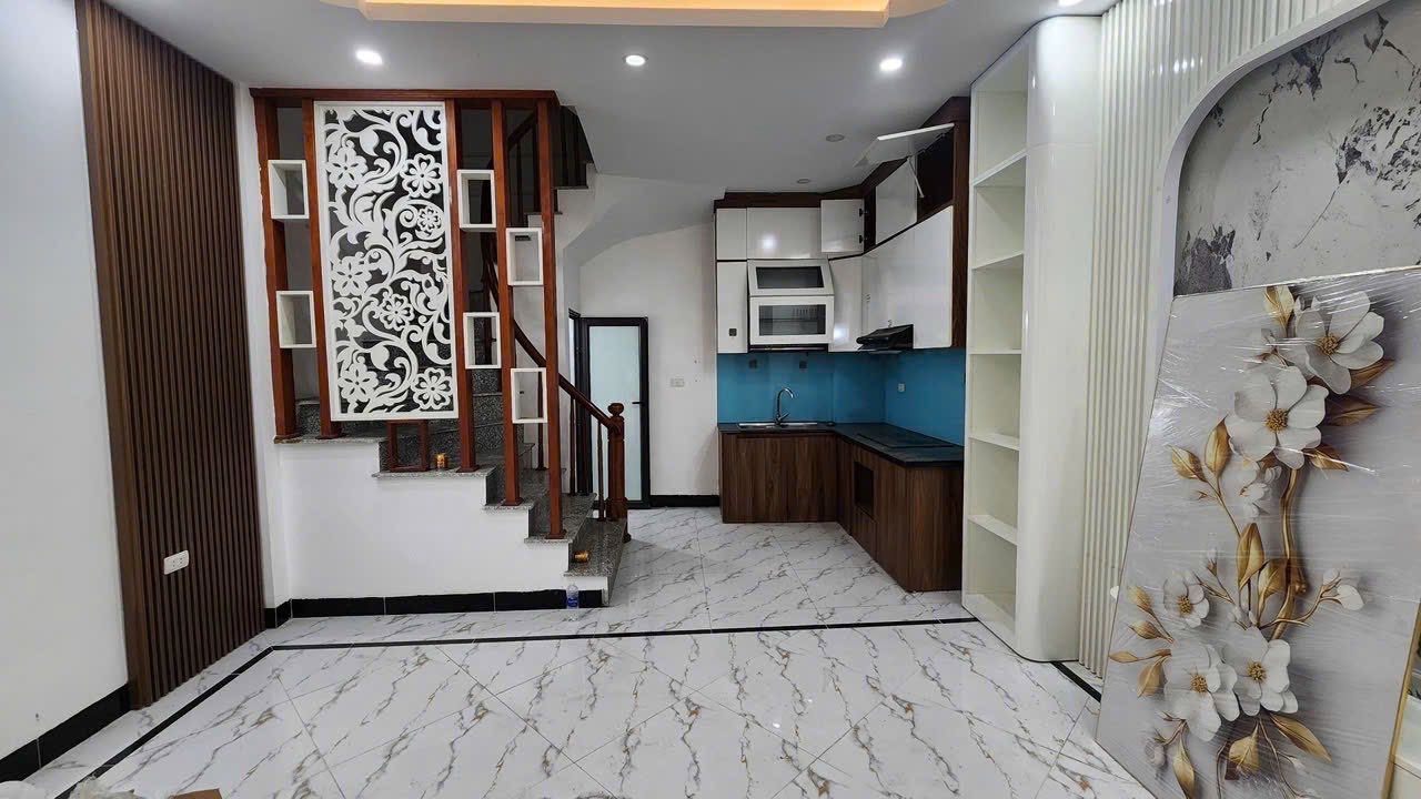 Nhà 5 Tầng Đại Cát 30m² - Sổ Đỏ Chính Chủ, Giá 5.6 Tỷ