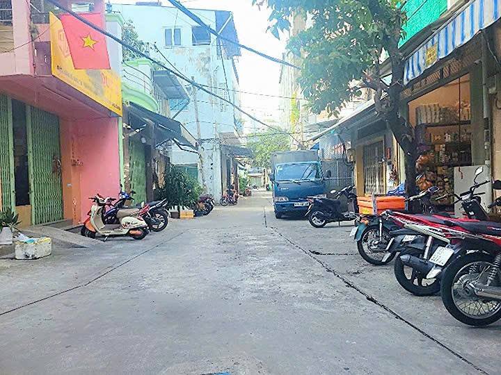 Nhà Phố Kinh Doanh Quận 11 - Hẻm 12m Nguyễn Chí Thanh - 54m² - 15.2 Tỷ