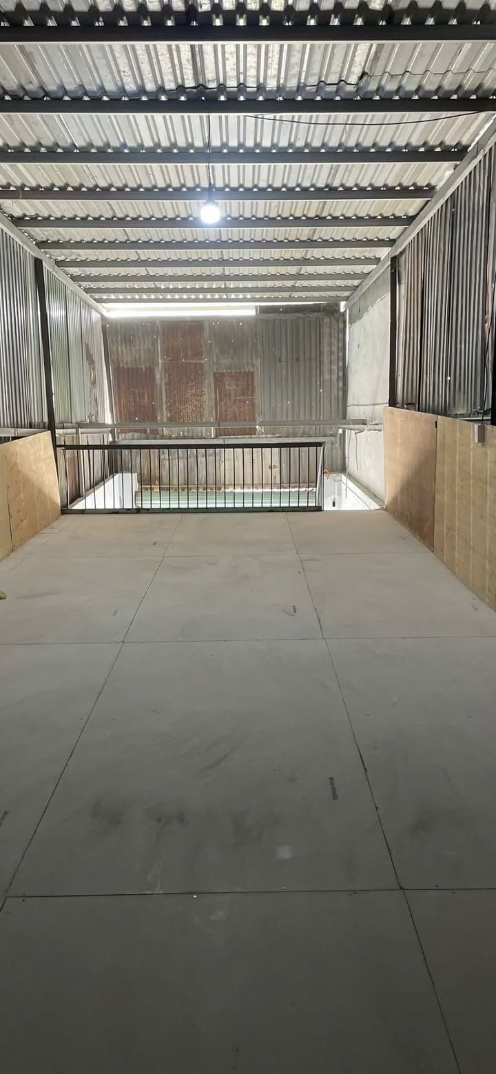 Kho Xưởng 120m² Hóc Môn Giá 5 Triệu/Tháng - Xe Tải Thoải Mái