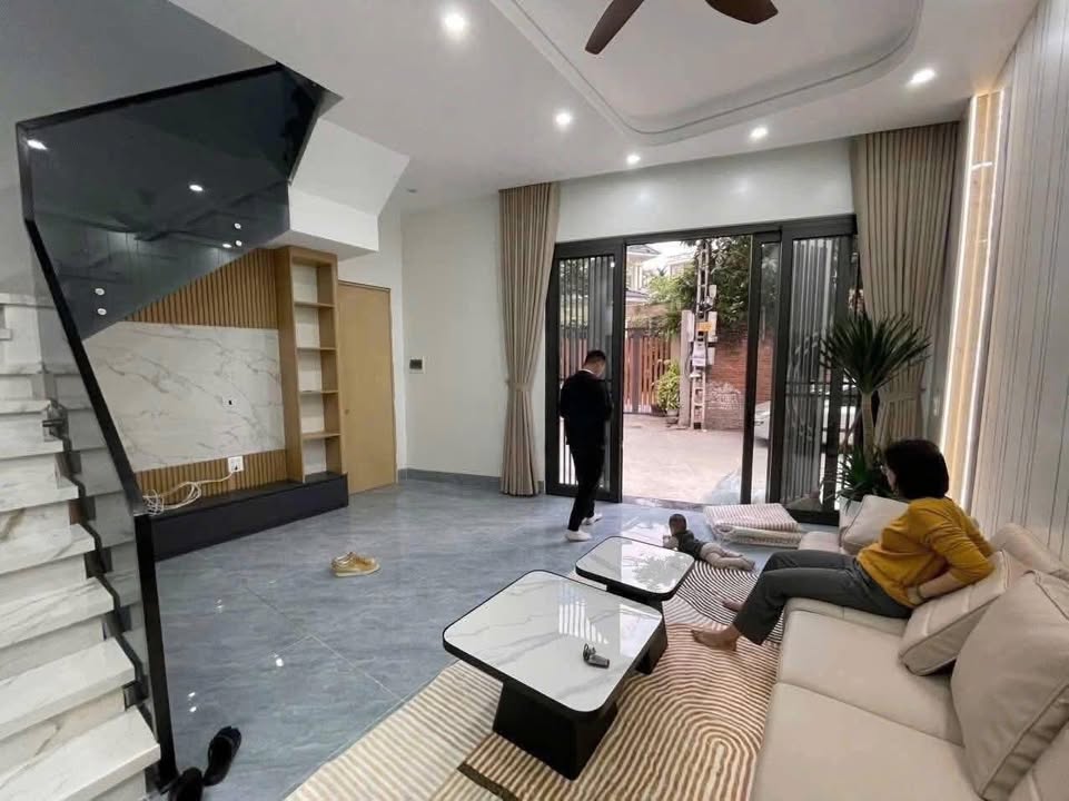 Nhà 3 Tầng Phường Dĩnh Kế, Bắc Giang - 60m² Sổ Hồng, Ô Tô Đỗ Cửa