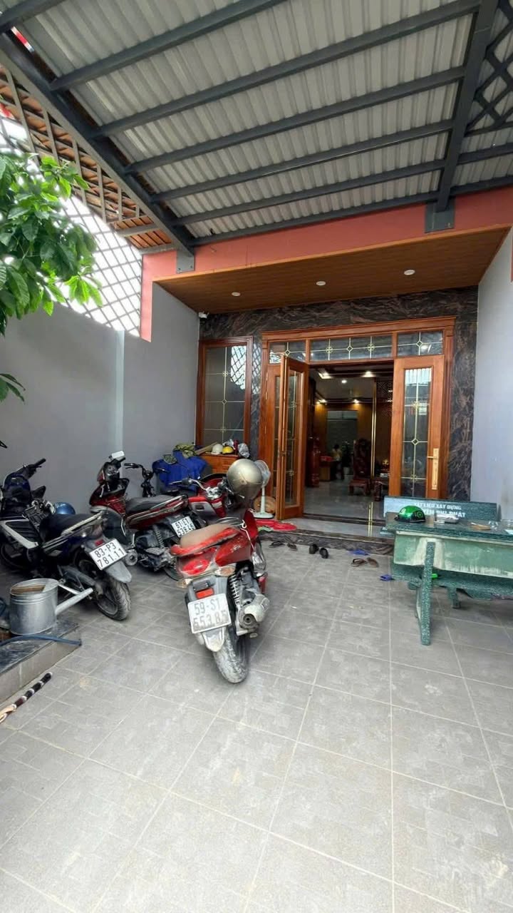 Nhà 2 Tầng Mới Đẹp 101m² Sát Ngã 4 Chiêu Liêu - Giá 4.85 Tỷ