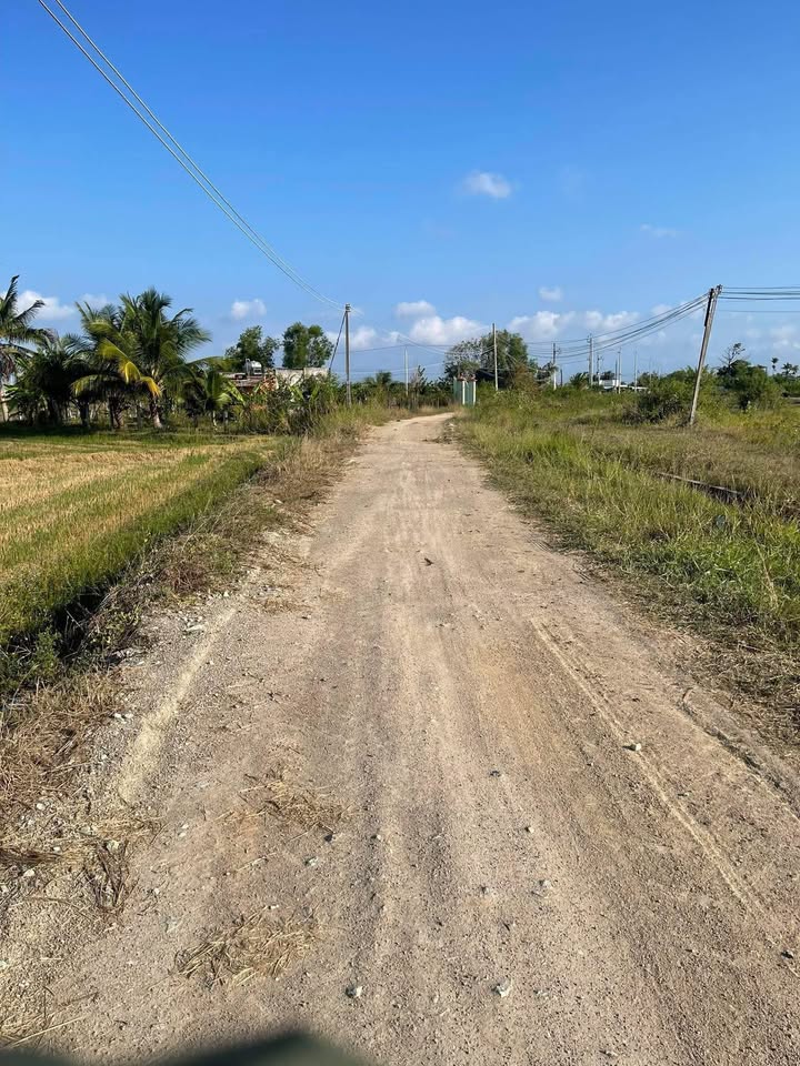 Đất Vườn Hàm Liêm 2300m² - Sổ Riêng, Đường Ô Tô, Giá Đầu Tư 5.75 Tỷ