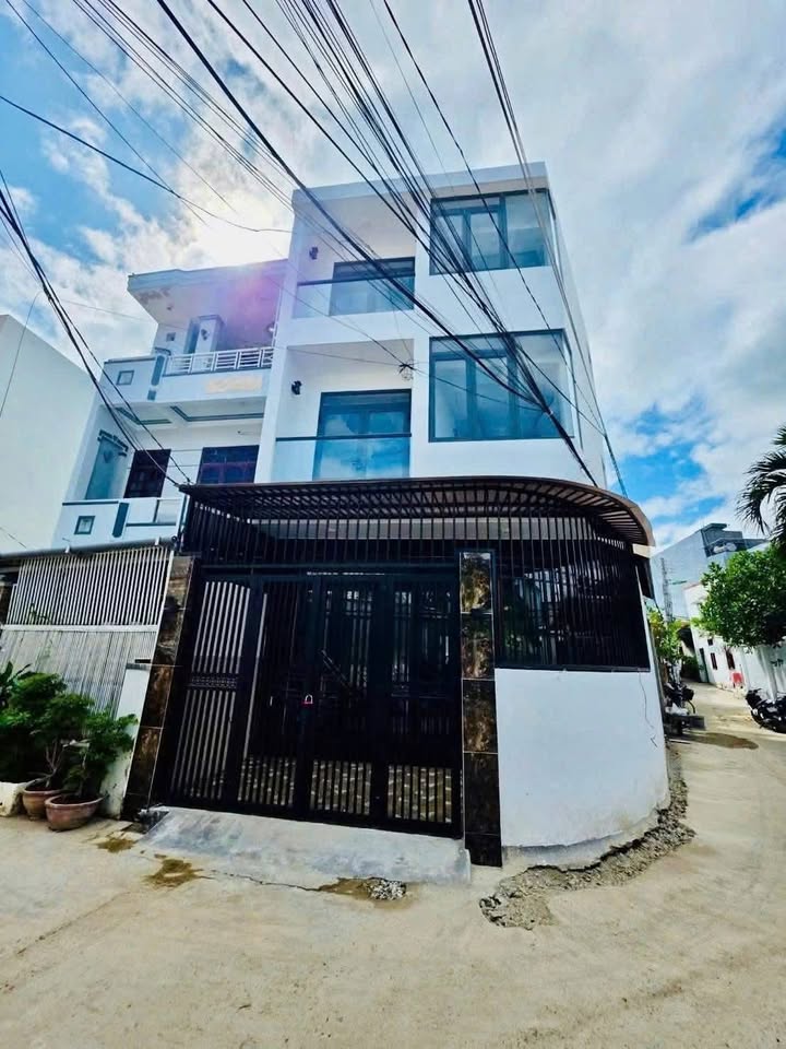 Nhà Góc 3 Tầng Phước Long, Nha Trang - 48m² - Giảm 200 Triệu Chỉ Còn 4.7 Tỷ