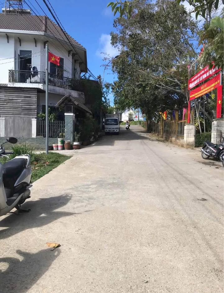 Đất Nam Hồ Đà Lạt 248m² - 2 Mặt Tiền, Sổ Riêng, Giá 9.5 Tỷ