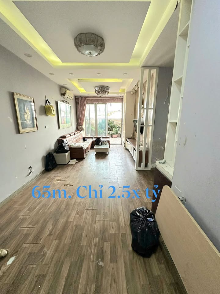 Bán gấp căn hộ HH Linh Đàm 65m² giá 2.5 tỷ - View đẹp, sẵn sàng ở ngay!