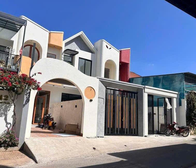 Nhà Mặt Tiền Hoàng Thế Thiện BMT - 100m², Full Nội Thất, Giá 5.25 Tỷ