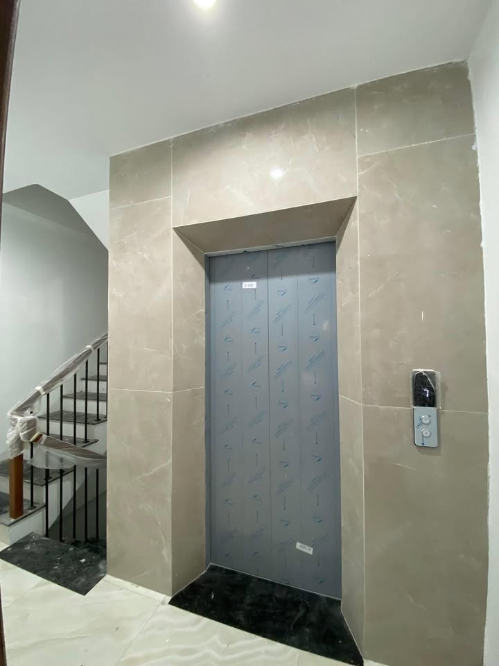 Cho Thuê Nhà Lô Góc 7 Tầng Thang Máy, Gần Aeon Mall Hà Đông - 25 Triệu/Tháng