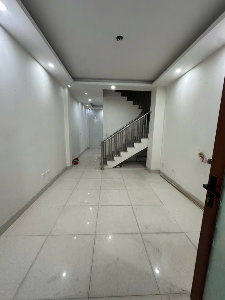 Cho thuê nhà 4 tầng Tô Hiến Thành, Hà Đông - 140m² - Sẵn sàng ở ngay