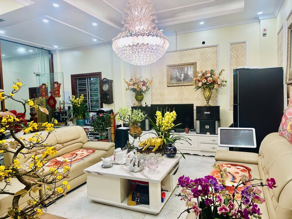 Cho thuê nhà 4 tầng KĐT Văn Phú, Hà Đông - Full nội thất, 5PN khép kín