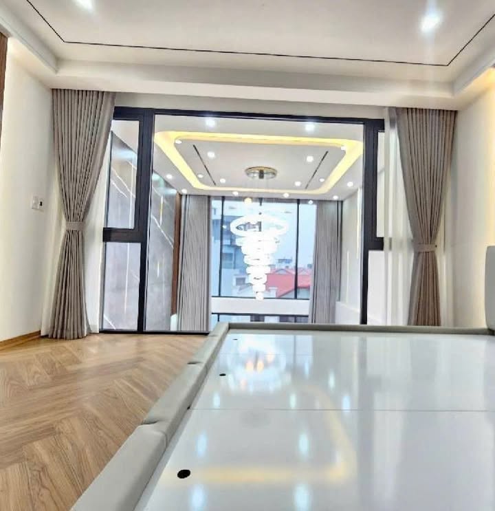 Nhà 7 Tầng Kinh Doanh Đỉnh Cao - Long Biên, 72m², 15.8 Tỷ