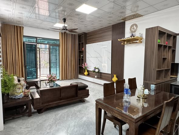 Cho thuê nhà 100m² có vườn tại Phường Tân Dân, Việt Trì - Giá 5 Triệu/Tháng