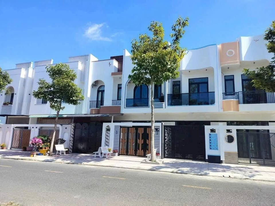 Nhà Trệt Lầu Mới KĐT 5A Sóc Trăng - 92.4m² - Full Nội Thất - 2.87 Tỷ