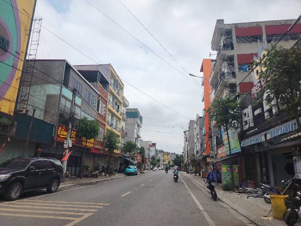 Đất Lãm Làng 90m² Hướng Đông Bắc - Kinh Doanh Đắc Lợi, Giá 5 Tỷ