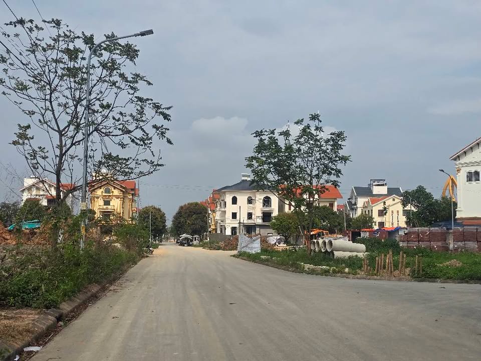 Biệt Thự Đại Hoàng Long 270m² Mặt Tiền 15m - Vị Trí Vàng TP Bắc Ninh