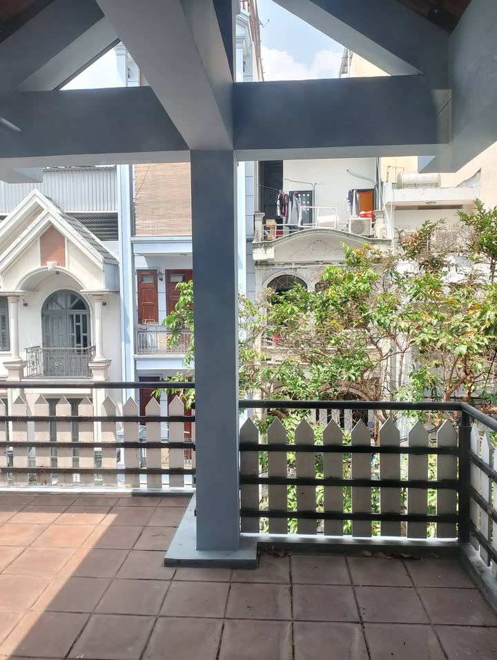 Nhà Hẻm Thông 109m² Cộng Hòa Tân Bình - 3 Lầu, Sân Thượng - 15.3 Tỷ TL