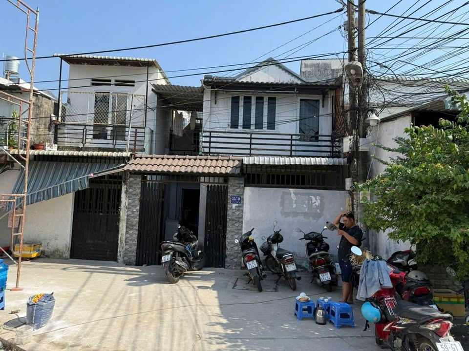 Nhà 3PN Hóc Môn - SHR, Hẻm 5m, Giá 2.65 Tỷ TL