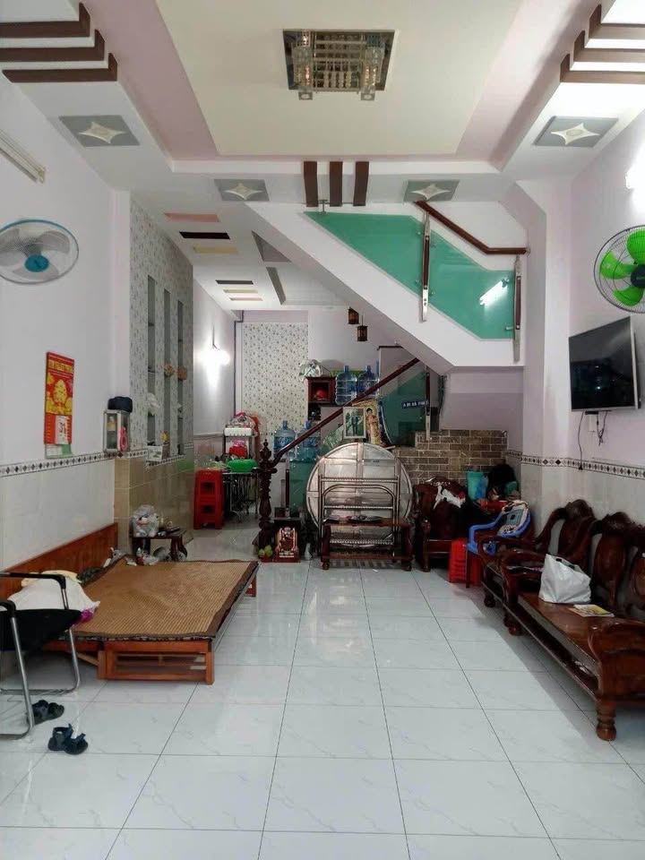 Cho thuê nhà 3 lầu 60m² đường xe tải Tân Chánh Hiệp, Q12 - Giá 8 triệu