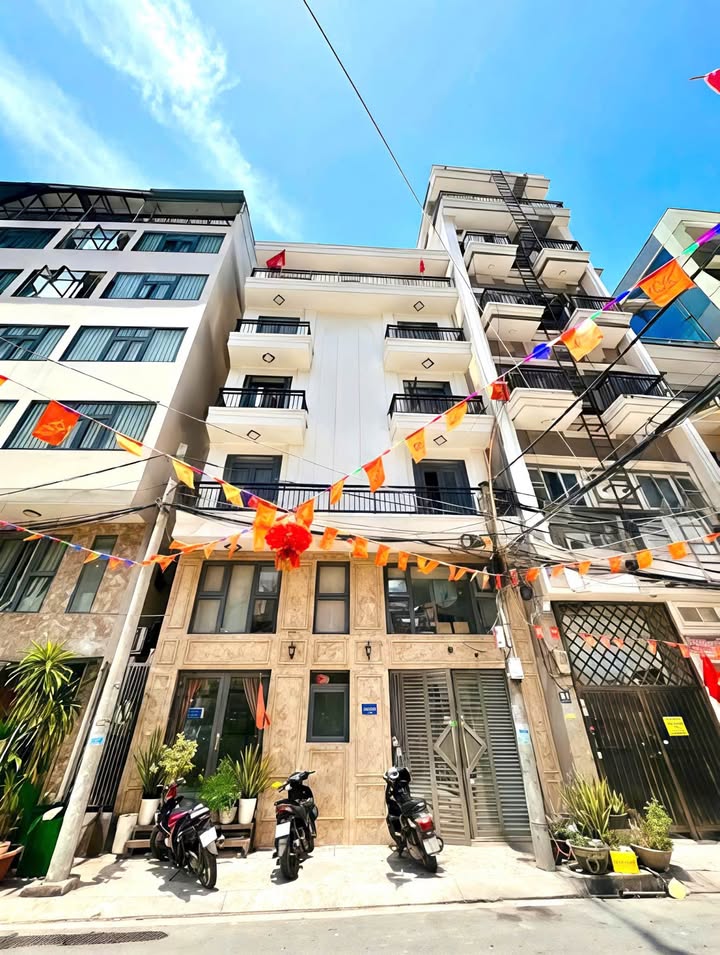 Nhà CHDV 7 Tầng Mặt Tiền Đường Số Q7 - Dòng Tiền 60 Triệu/Tháng