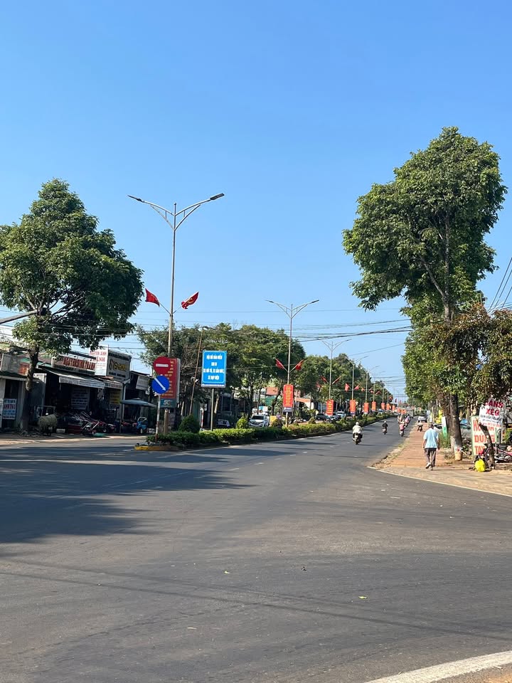 Bán Gấp Nhà Mặt Tiền QL14 Đắk Nông 1500m² Hướng Nam - Giá 3.5 Tỷ