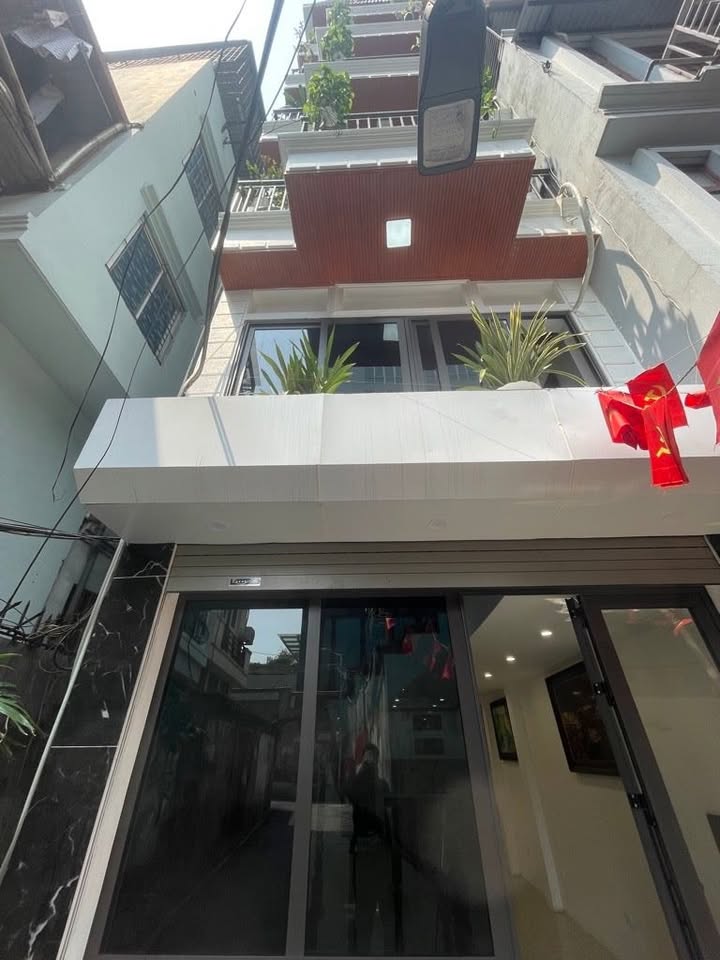 Nhà 40m² 6 Tầng, Ngõ Rộng, Vị Trí Lõi Ba Đình - Giá 11 Tỷ