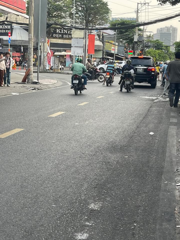 Mặt Bằng Kinh Doanh Q3 Đối Diện Chung Cư, 90m² Giá 40 Triệu - Sẵn Sàng Hoạt Động