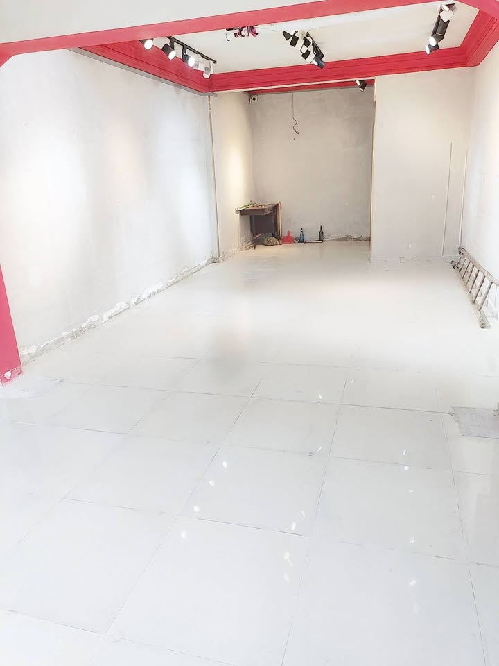 Mặt Tiền Vĩnh Hội Q4: Nhà Kinh Doanh Sầm Uất 60m² - Giá 28 Triệu