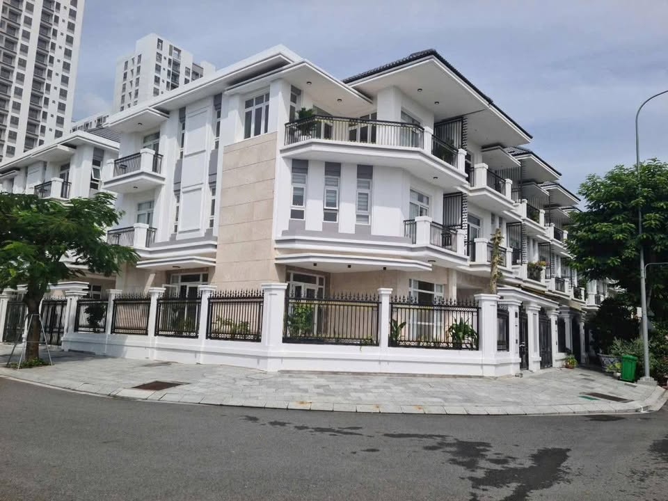 Cho thuê Biệt thự 126m² Nguyễn Lương Bằng, Q7 - Full Nội thất Cao cấp