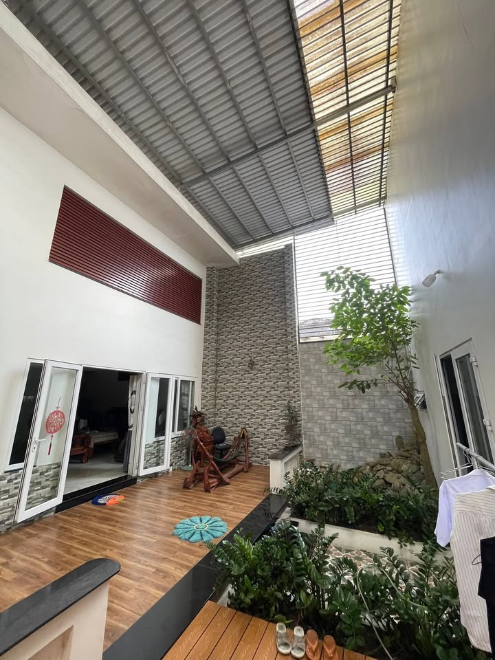 Nhà Mặt Tiền Nguyễn Tất Thành 400m² - Kinh Doanh, Kho Xưởng Đa Năng