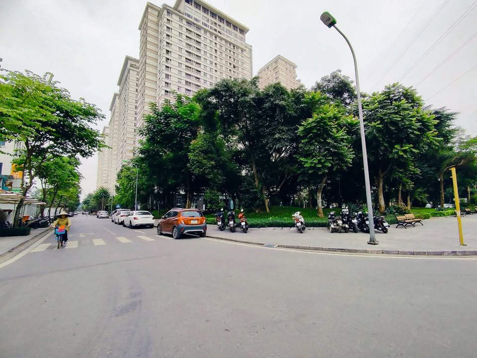 Bán Gấp Căn Góc Chung Cư Dương Nội 84m² - Sổ Đỏ Sẵn Sàng