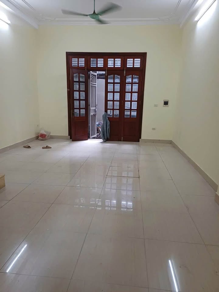 Cho thuê nhà 50m² Phường Long Biên - Gần Chợ Long Biên - Giá 8 Triệu