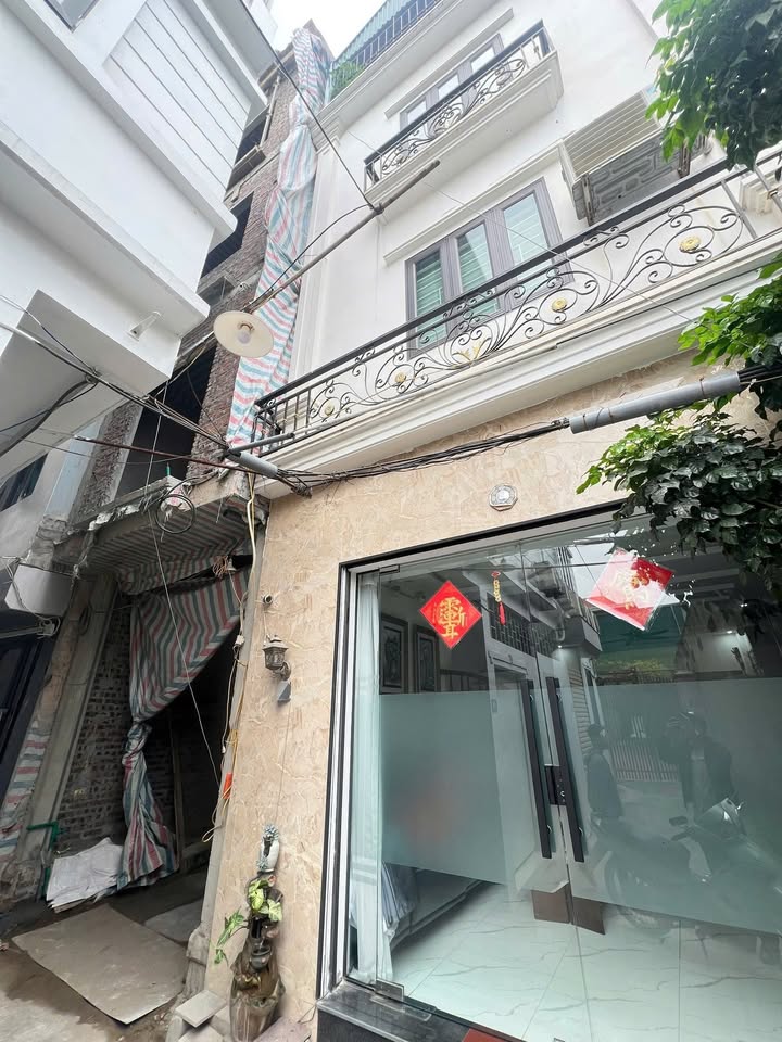 Nhà Mặt Ngõ Di Trạch 33m² - 4 Ngủ Hiện Đại, Giá 6 Tỷ