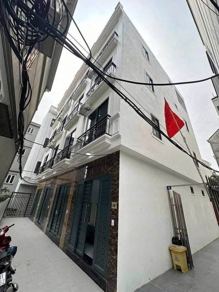 Nhà Mặt Ngõ Di Trạch 33m² - 3 Ngủ Hiện Đại, Giá 5.9 Tỷ