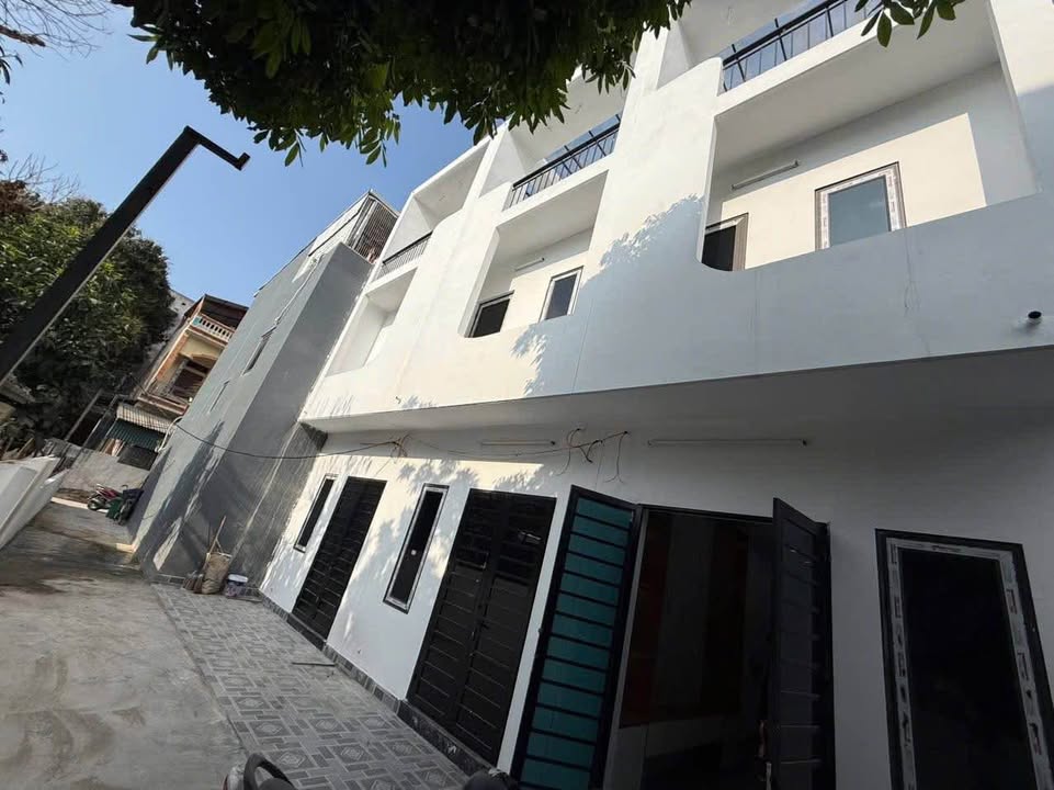 Nhà 40m² Mỹ Hào, Hưng Yên - 3 Tầng Mới, Sổ Đỏ Riêng, Giá 2.2 Tỷ