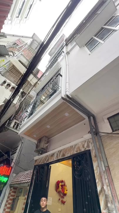 Nhà Phố Thanh Nhàn 20m² - Kinh Doanh & Ở, 5 Tầng, 3 Ngủ - Chỉ 6 Tỷ