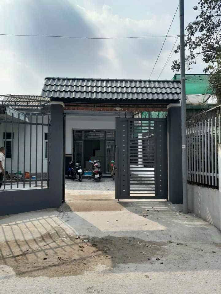 Nhà Mặt Tiền Lê Chân, Long Xuyên - 215m² Thổ Cư, Giá 4 Tỷ