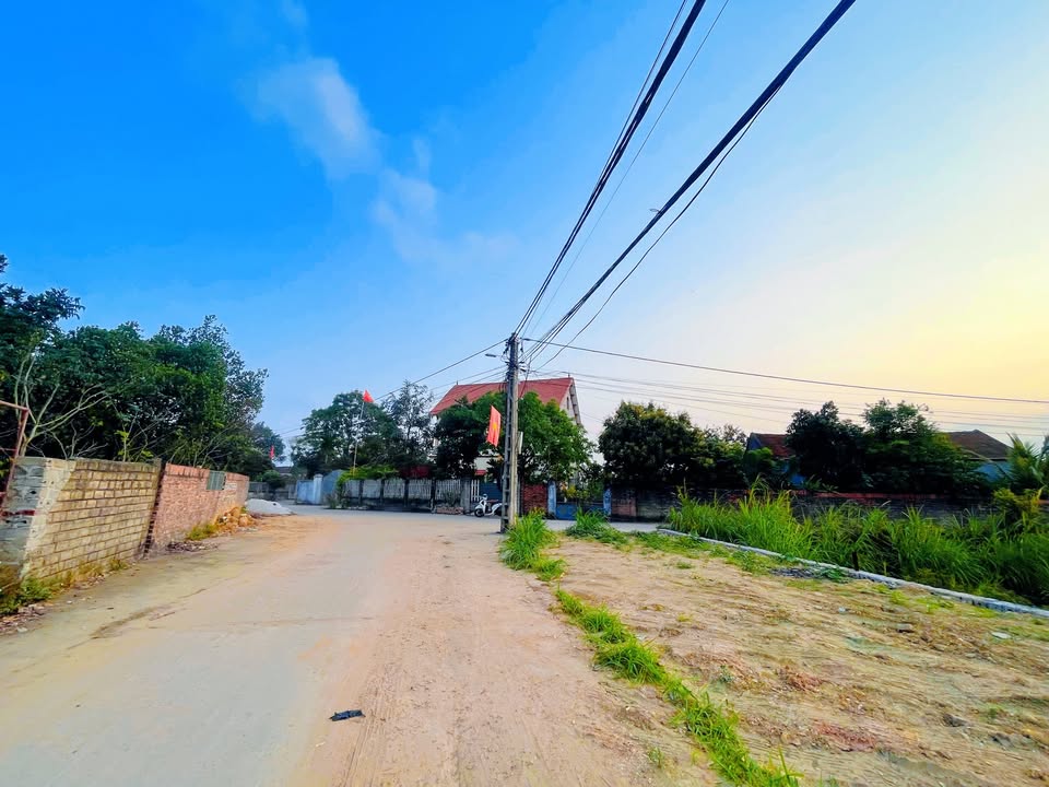 Đất Nền Lô Góc 2 Mặt Tiền 121m² Hiệp Hòa, Bắc Giang - Giá 1 Tỷ X