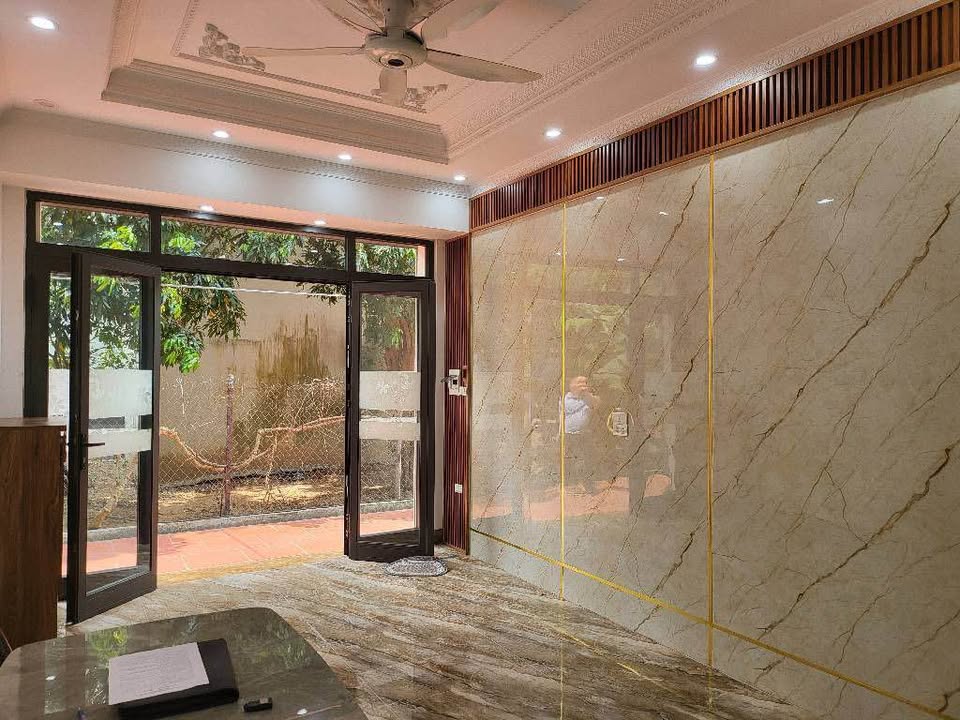 Nhà 5 Tầng 34m² Ngọc Thụy - Ô tô tránh, Sổ đỏ sẵn sàng