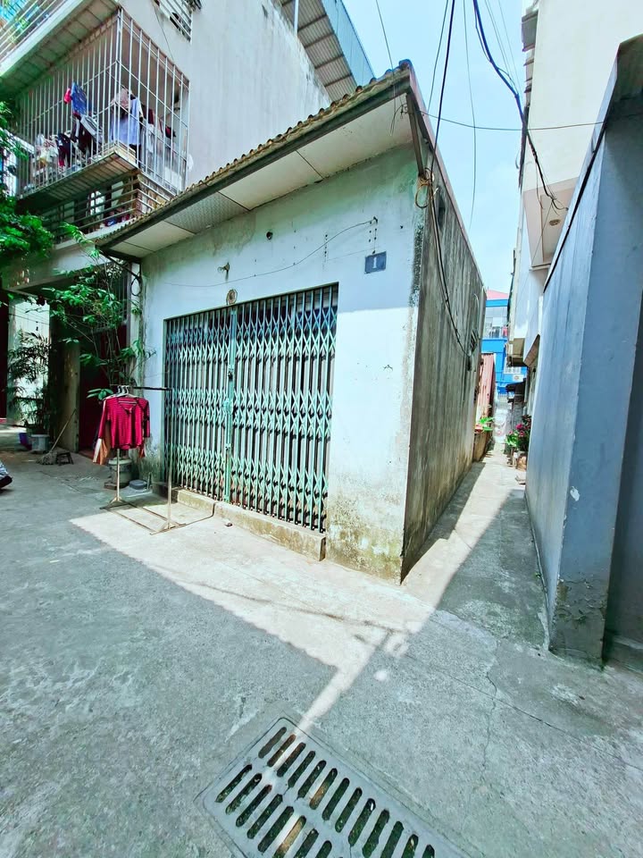 Bán đất Lô Góc Ngô Gia Tự, Long Biên 55m² - Ô tô vào, Kinh doanh sầm uất