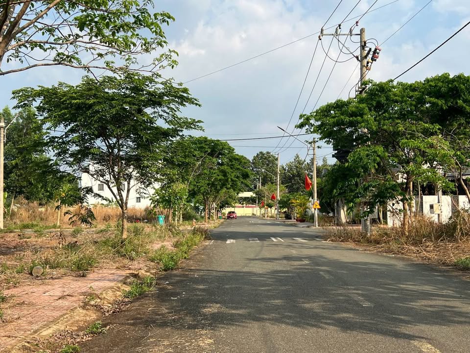 Đất Nền Củ Chi 240m² - Sổ Đỏ Full Thổ Cư, Giá 8 Tỷ