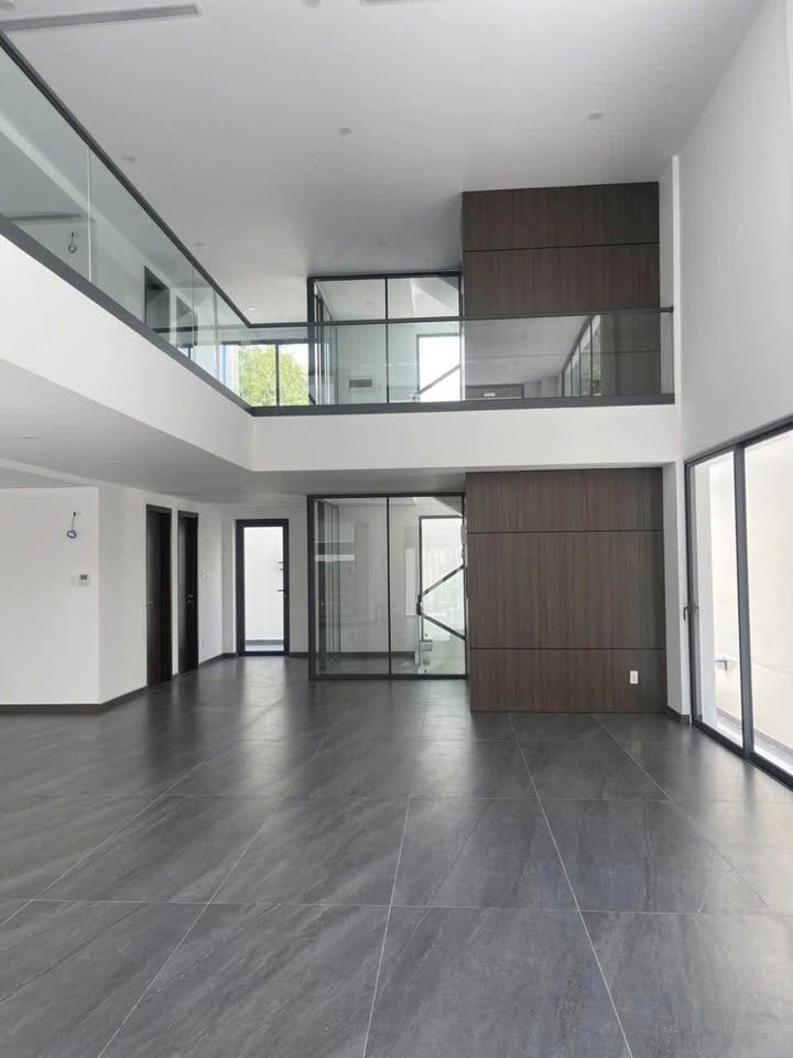 Cho thuê Tòa nhà Văn phòng Mặt tiền Thạnh Mỹ Lợi, Thủ Đức - 552m²