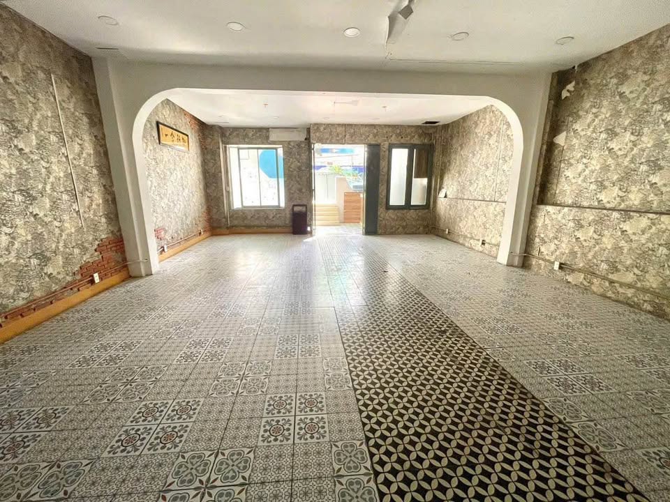 Cho thuê Mặt bằng kinh doanh Nguyễn Thiện Thuật, Diên Khánh - 205m², 150 triệu/tháng