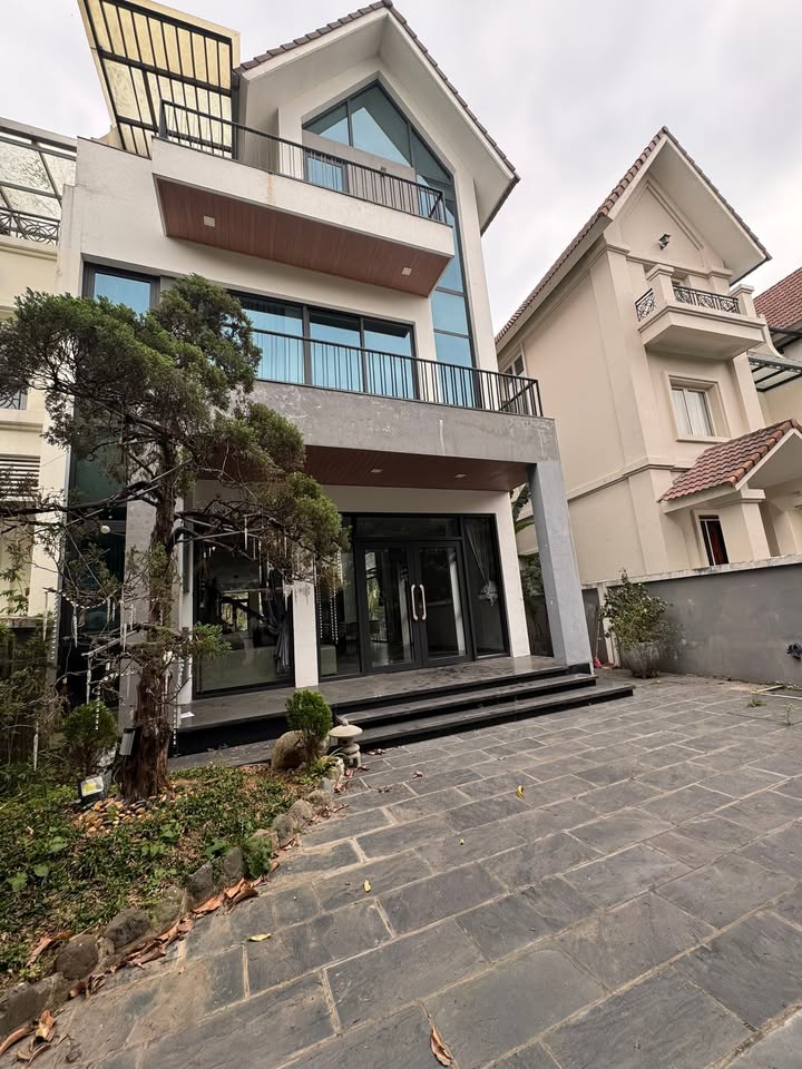 Biệt thự Song Lập Vinhomes Riverside 285m² - View Sông, Full Nội Thất, Giá 7 Triệu/Tháng